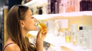 7 اصل مهم خرید عطر برای خانم ها و آقایان