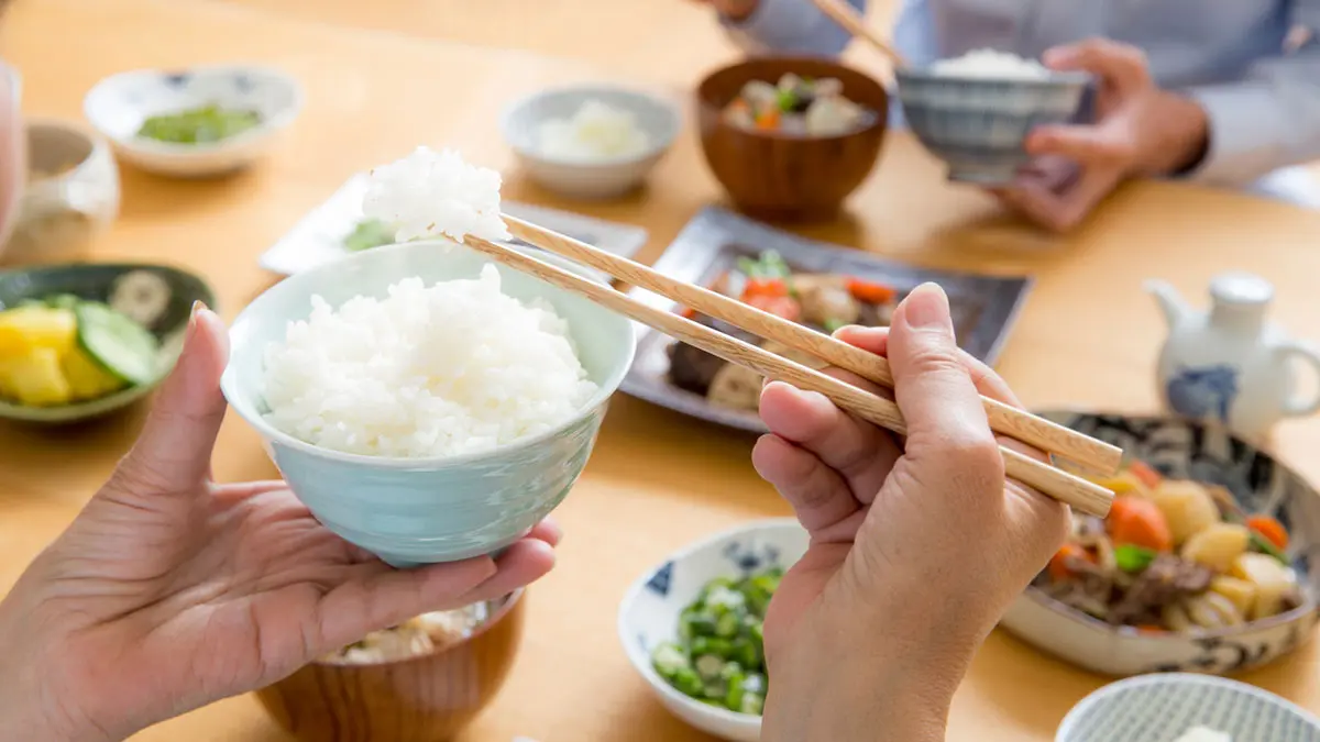 چرا چینی‌ها برنج می خورند، ولی چاق نمی‌شوند؟!