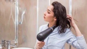 نکات و ترفندهای مهم سشوار کشیدن موها