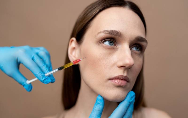 چطور میتوان ورم پس از تزریق ژل گونه را سریعتر کاهش داد؟
